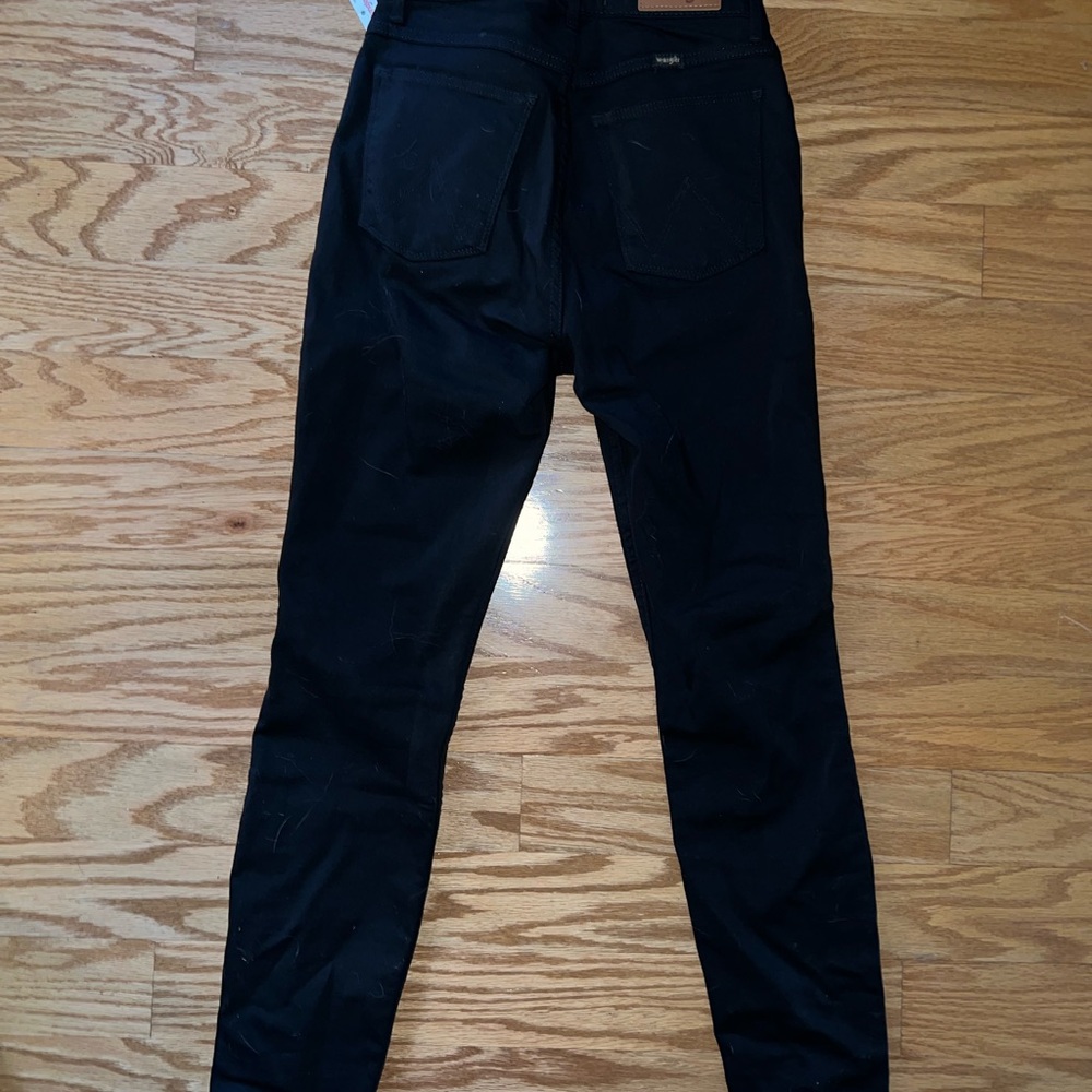 Wrangler women’s high rise black Jean